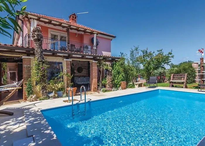 Family Friendly Apartments With A Swimming Pool Fratrici, Umag - 14384