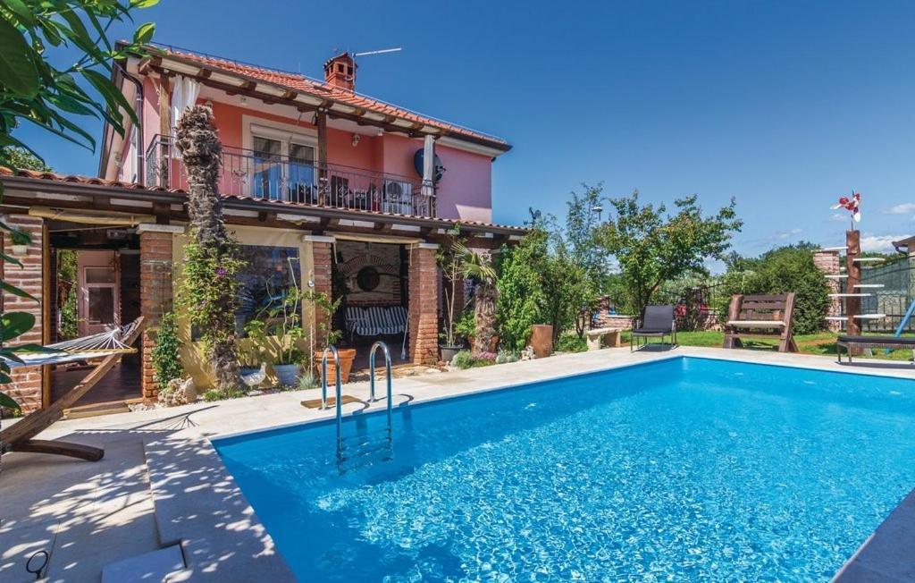 Family Friendly With A Swimming Pool Fratrici, - 14384 * Umag