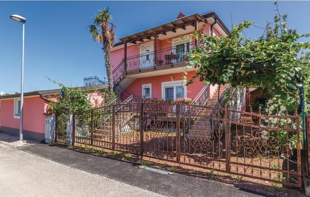 Family Friendly With A Swimming Pool Fratrici, - 14384 Apartment Umag