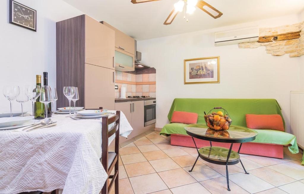 Apartment Family Friendly With A Swimming Pool Fratrici, - 14384 *