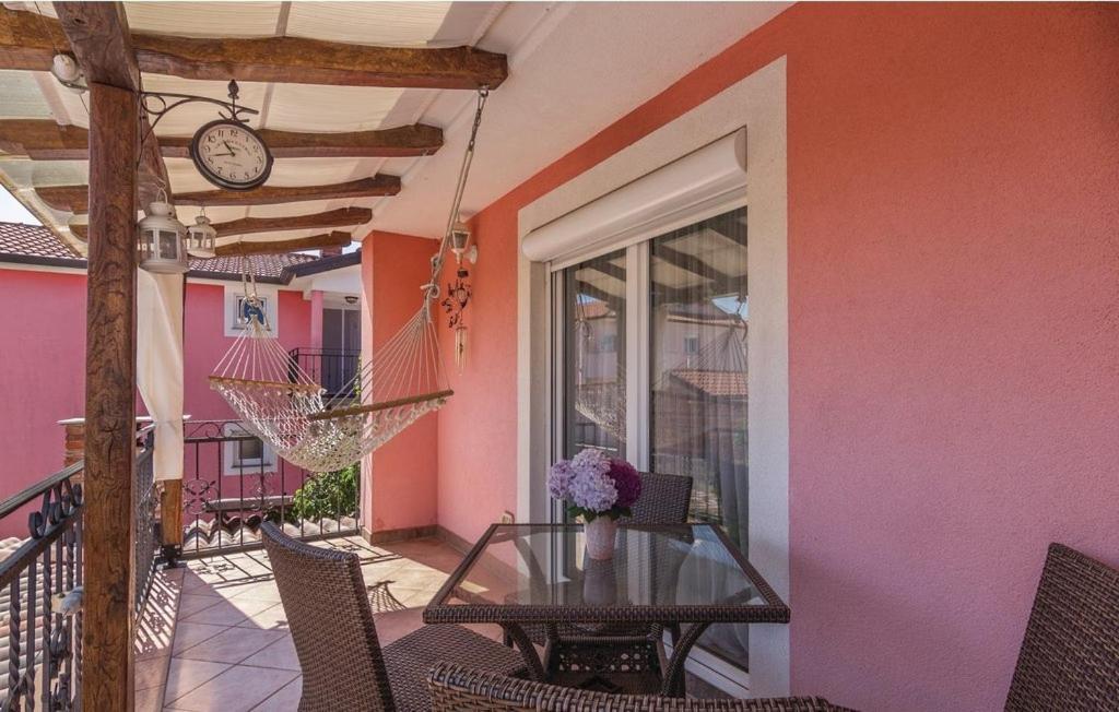 Family Friendly With A Swimming Pool Fratrici, - 14384 Umag